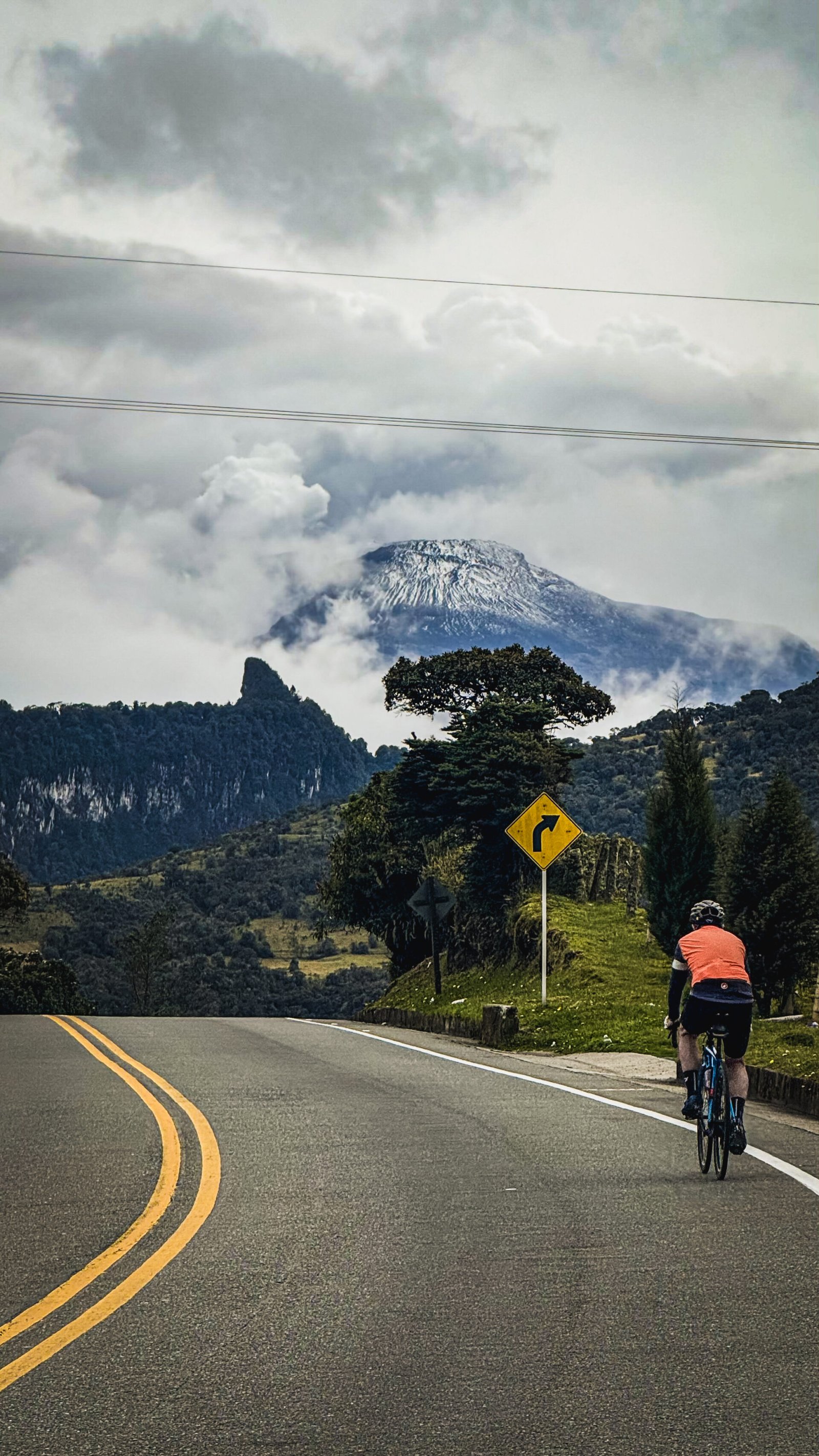 Bogotá to Medellin road bike tour 6 stages in the Andes including alto de letras