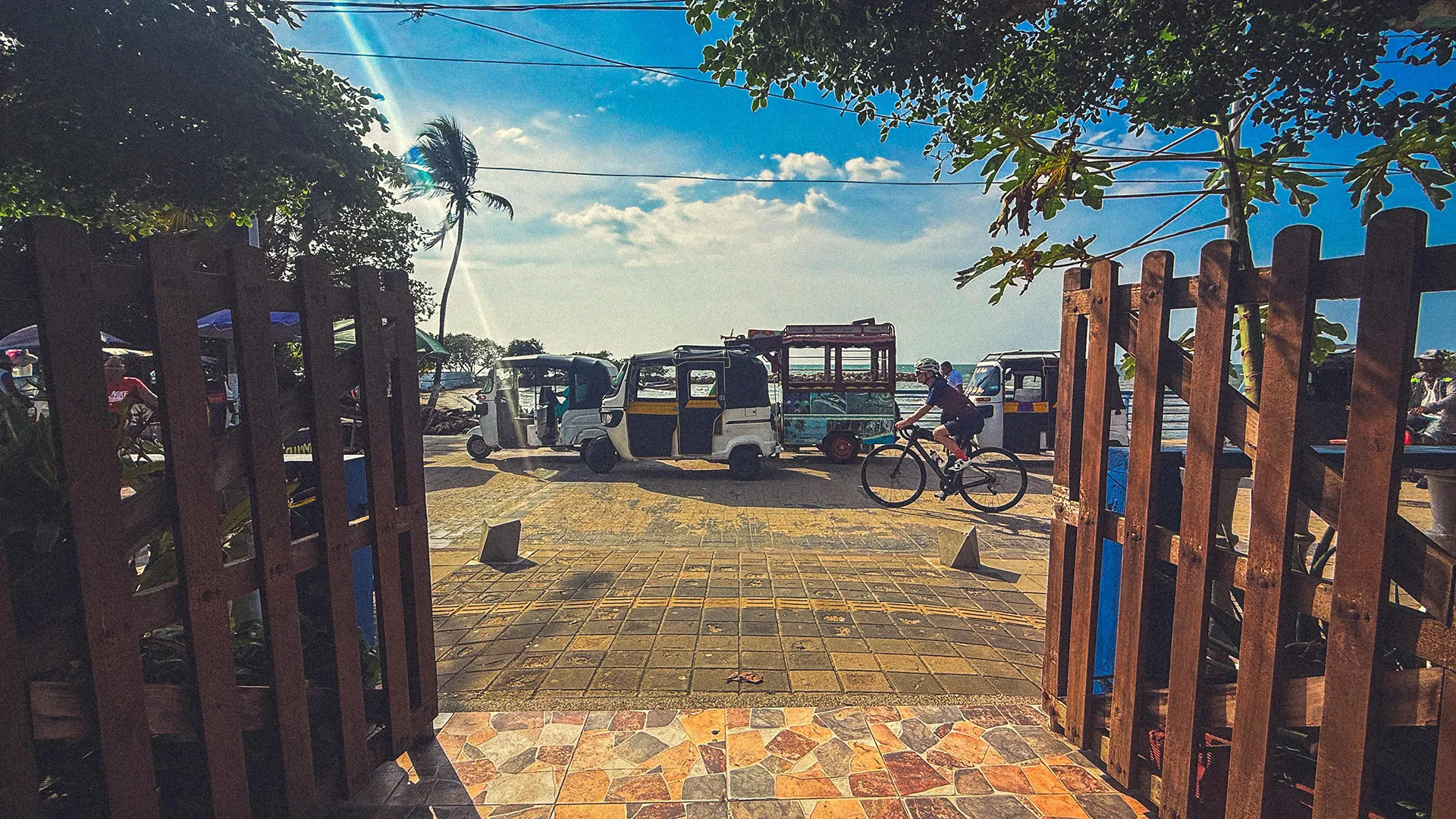 the perfect place to ride a bike is in colombia and you can discover it with arriba.travel